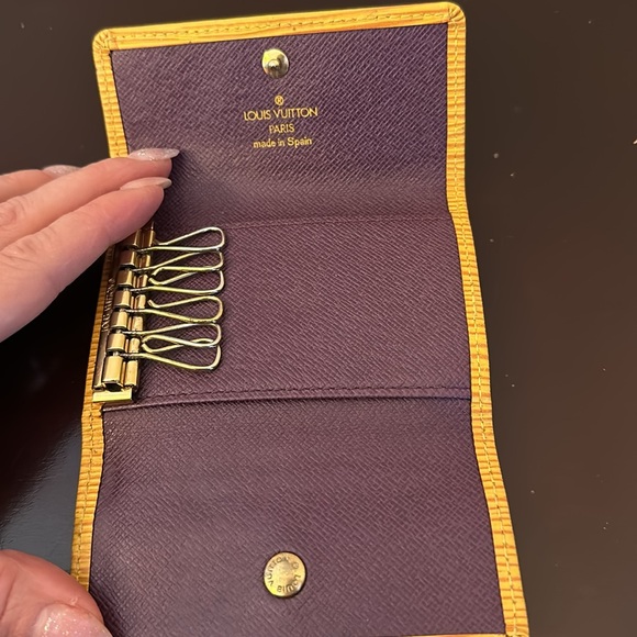GUC! Louis Vuitton 6 ring purple and yellow key ring holder. Authentic!! - Picture 5 of 7